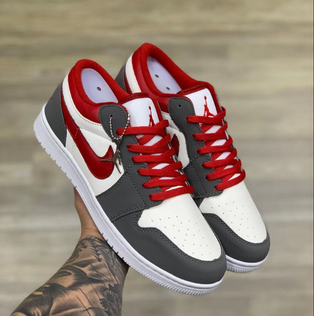 Air Jordan Low  (Cinza Vermelho e Branco)