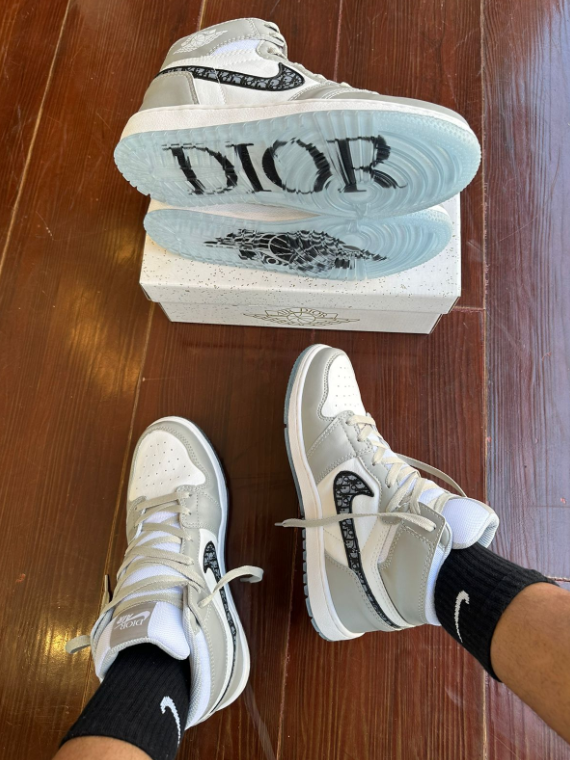 Air Jordan 1 High Dior